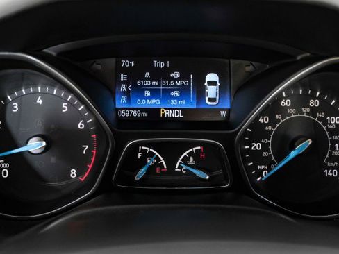 Used 2018 Ford Focus SE w/ SE Appearance Package image 17