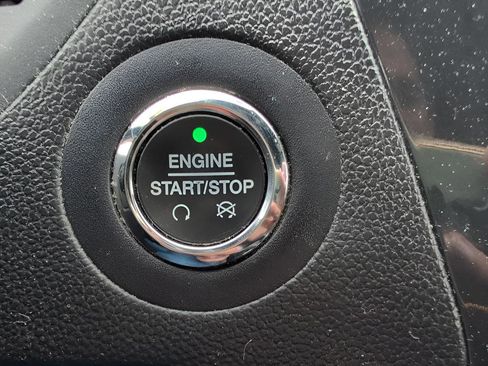 Used 2018 Ford Explorer XLT image 20