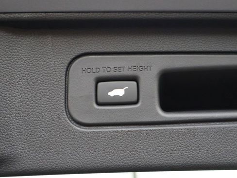 Certified 2025 Honda Pilot TrailSport image 17
