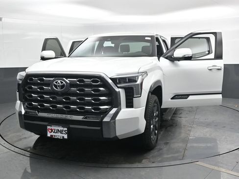 Used 2024 Toyota Tundra Platinum AWD/4WD image 46