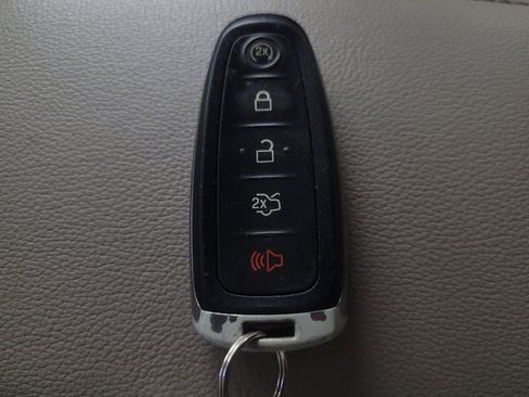 Used 2017 Ford Escape Titanium image 32