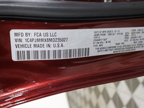 Used 2021 Jeep Cherokee Latitude Lux w/ Mopar Interior Package image 45