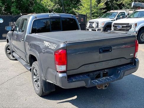 Used 2016 Toyota Tacoma TRD Sport w/ Premium & Technology Package AWD/4WD image 6