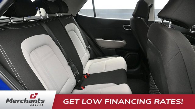 Used 2023 Hyundai Venue SEL FWD image 15