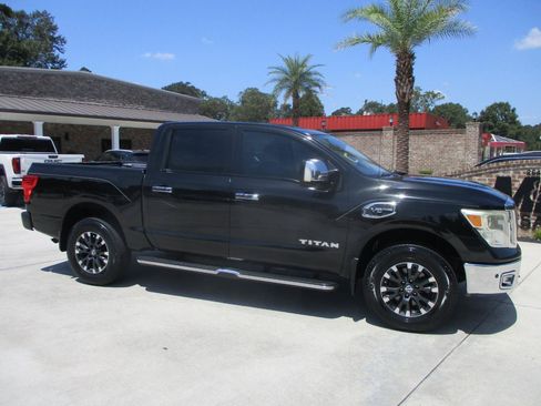 Used 2017 Nissan Titan SL w/ Off-Road Package AWD/4WD image 19