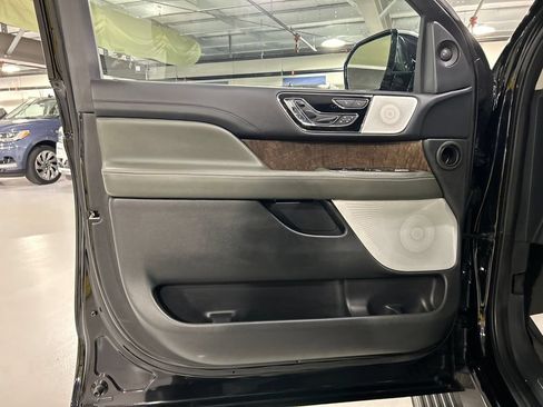 Used 2022 Lincoln Navigator L Black Label AWD/4WD image 9
