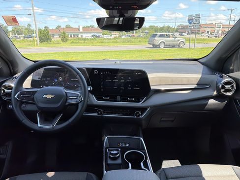 Used 2026 Chevrolet Equinox LT w/ Convenience Package II AWD/4WD image 12