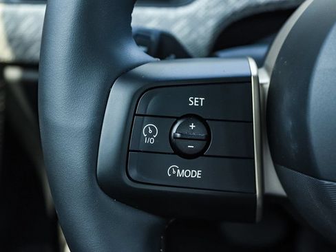 Used 2025 MINI Cooper 4-Door Hardtop FWD image 25