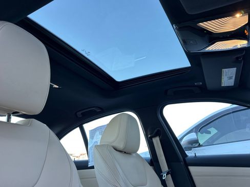 Used 2021 BMW 330i xDrive Sedan w/ Convenience Package image 17