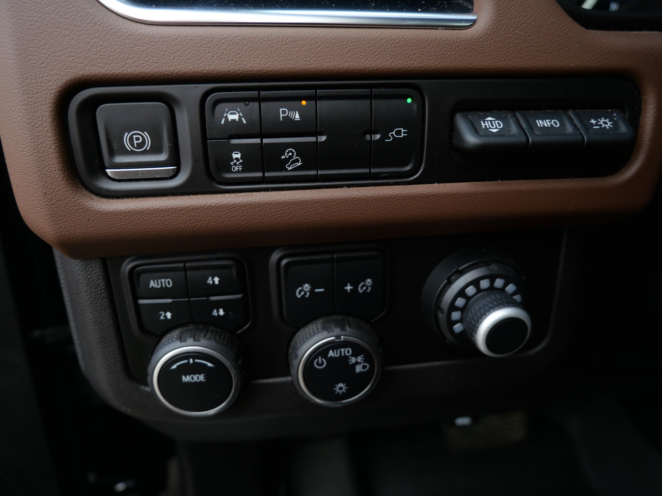 Used 2021 Chevrolet Suburban High Country AWD/4WD image 24