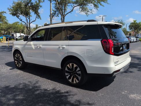 Certified 2025 Ford Expedition Platinum w/ Driver's Package AWD/4WD image 6