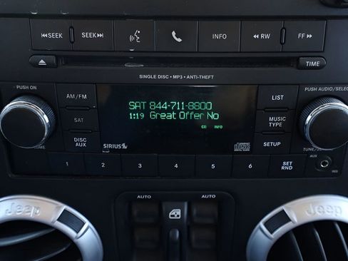 Used 2013 Jeep Wrangler Unlimited Sahara w/ Connectivity Group AWD/4WD image 22