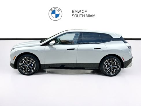 Used 2025 BMW iX xDrive50 AWD/4WD image 4