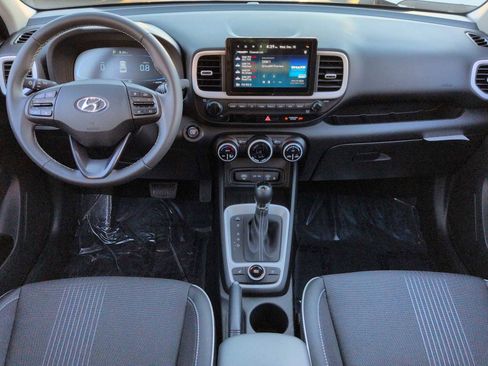 New 2025 Hyundai Venue Limited image 16