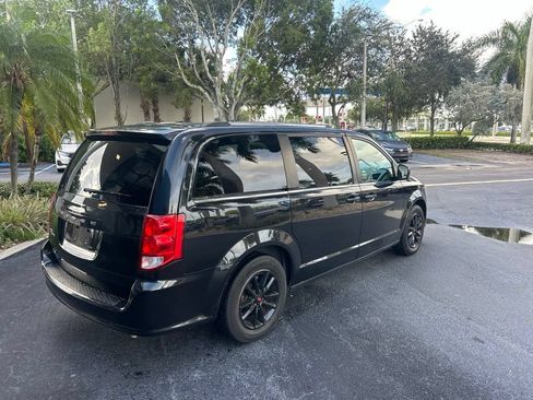 Used 2020 Dodge Grand Caravan SXT FWD image 7
