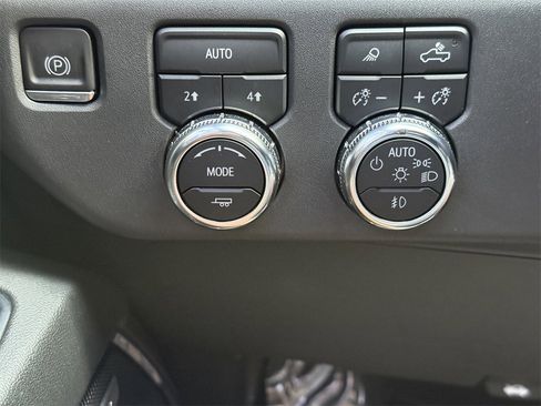 Used 2023 GMC Sierra 1500 SLT w/ SLT Premium Plus Package image 25