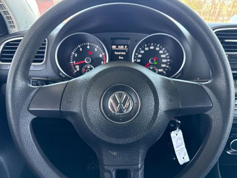 Used 2013 Volkswagen Golf 4-Door FWD image 20