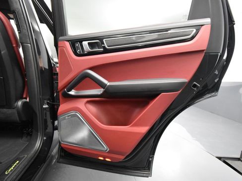 Used 2022 Porsche Cayenne Turbo S w/ Assistance Package image 46