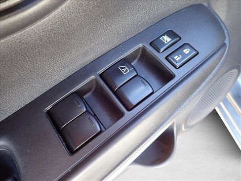 Used 2017 Nissan Versa SV image 11