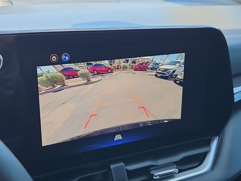 Used 2026 Chevrolet Equinox LT FWD image 19