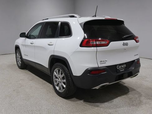 Used 2018 Jeep Cherokee Limited w/ Trailer Tow Group AWD/4WD image 6