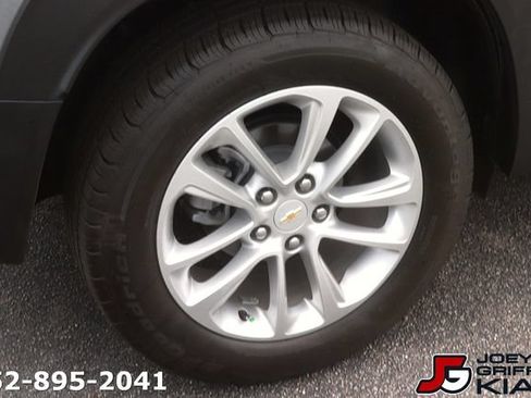 Used 2024 Chevrolet TrailBlazer LS FWD image 9