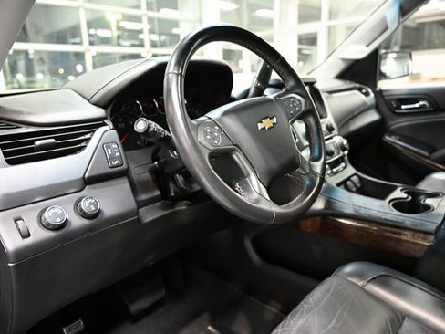 Used 2018 Chevrolet Suburban LT image 22