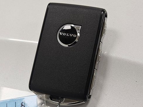 New 2026 Volvo XC60 B5 Ultra w/ Climate Package image 47