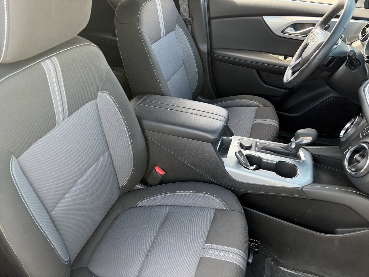 Used 2024 Chevrolet Blazer LT FWD image 10