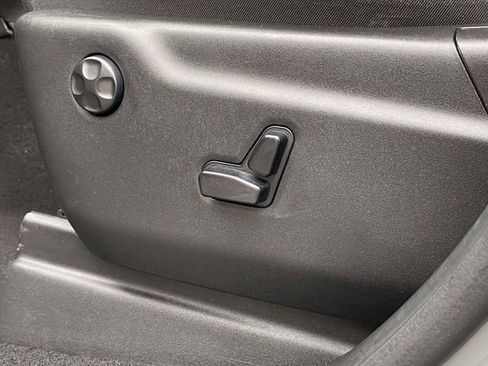 Used 2020 Jeep Grand Cherokee Altitude image 18