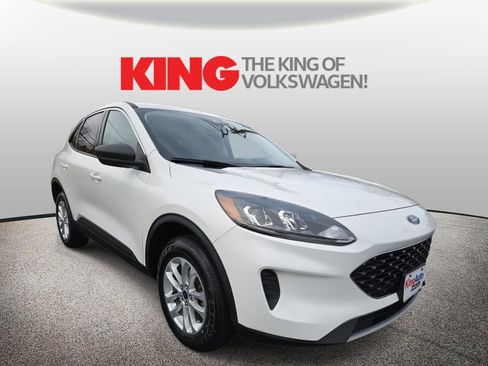 Used 2022 Ford Escape SE w/ Cold Weather Package image 1