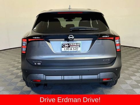 Used 2025 Nissan Kicks SV AWD/4WD image 21