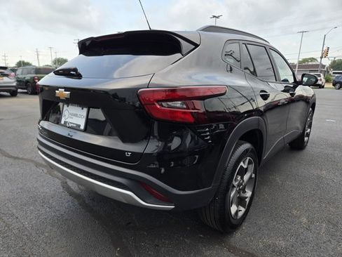 Used 2025 Chevrolet Trax LT w/ LT Convenience Package FWD image 36