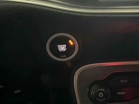 Used 2017 Dodge Challenger SXT RWD image 14