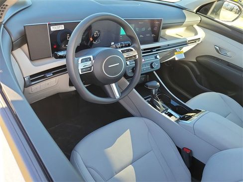 New 2026 Hyundai Tucson SE image 6