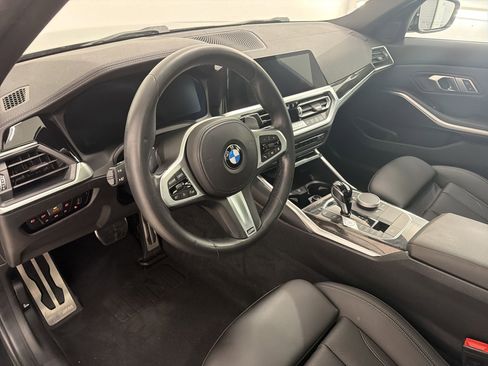 Used 2022 BMW 330i Sedan w/ M Sport Package RWD image 4