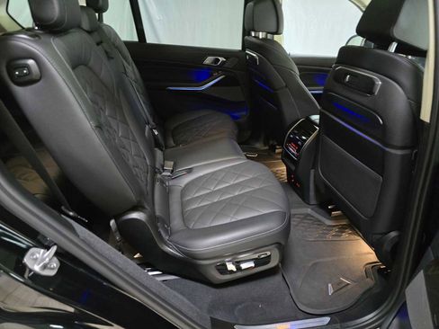 Used 2024 BMW X7 xDrive40i w/ Premium Package AWD/4WD image 14