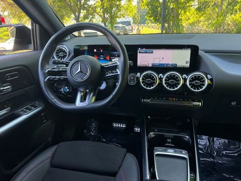 Used 2025 Mercedes-Benz GLA 35 AMG 4MATIC image 17