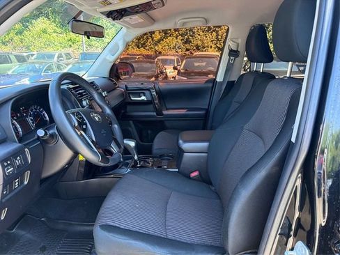 Used 2018 Toyota 4Runner TRD Off-Road AWD/4WD image 9