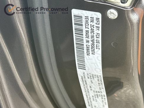 Used 2023 Chrysler Pacifica Pinnacle FWD image 33