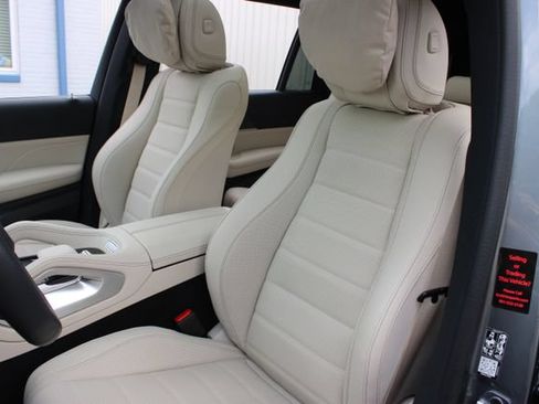 Used 2026 Mercedes-Benz GLS 580 4MATIC image 10