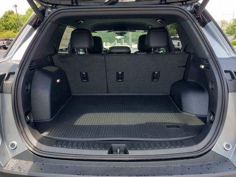 New 2026 Chevrolet Equinox LT w/ Convenience Package II FWD image 10