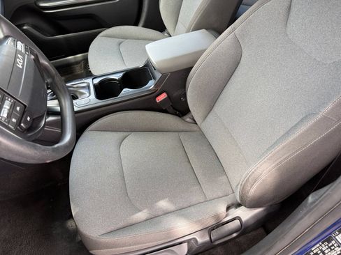 Used 2025 Kia K4 FWD image 38