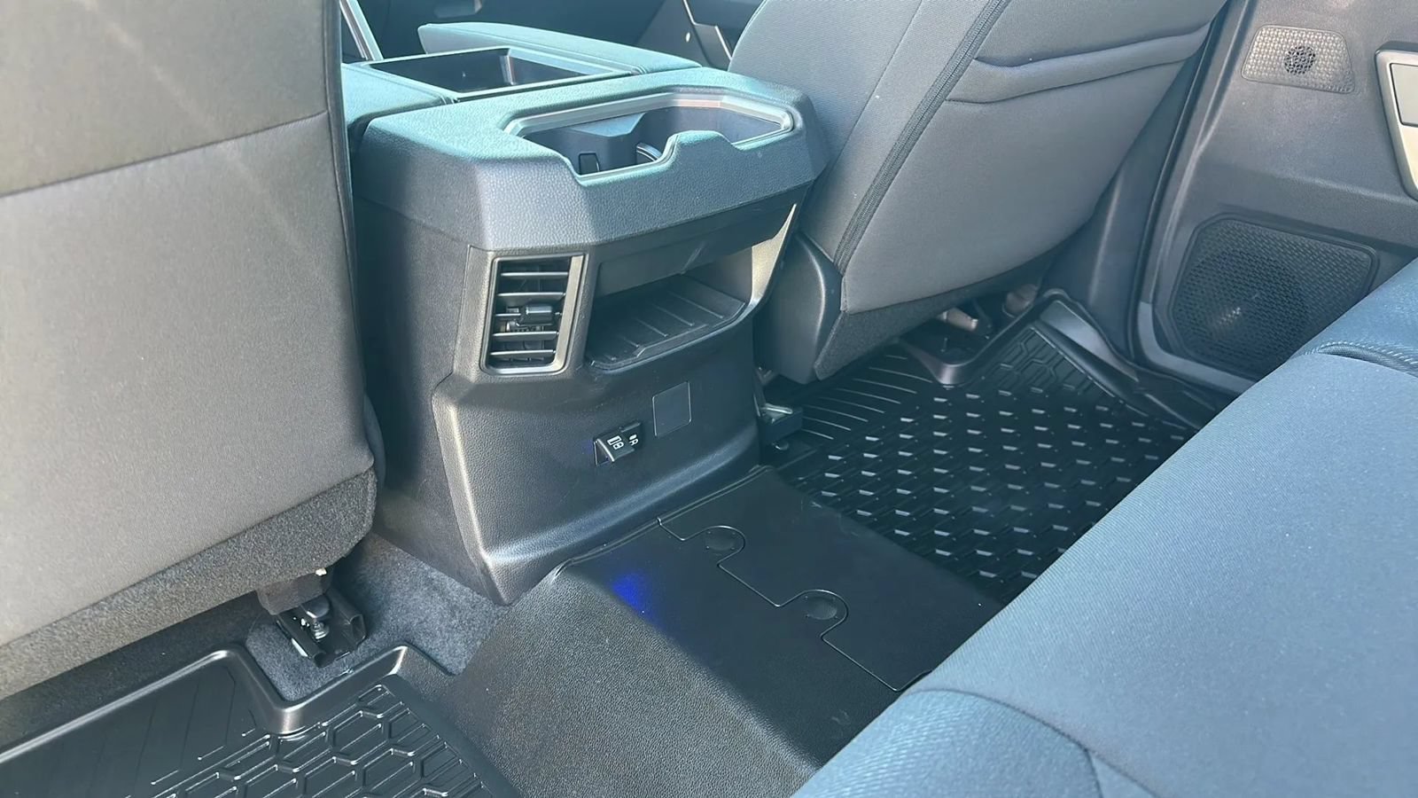 Used 2025 Toyota Tundra SR AWD/4WD image 20