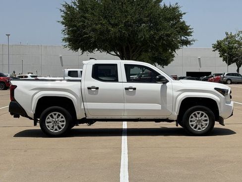 Used 2024 Toyota Tacoma SR RWD image 3