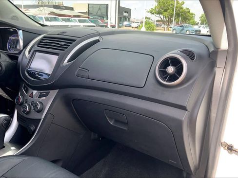 Used 2016 Chevrolet Trax LT w/ LT Convenience Package FWD image 19