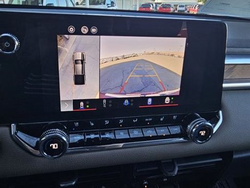 Used 2023 GMC Canyon Denali image 19