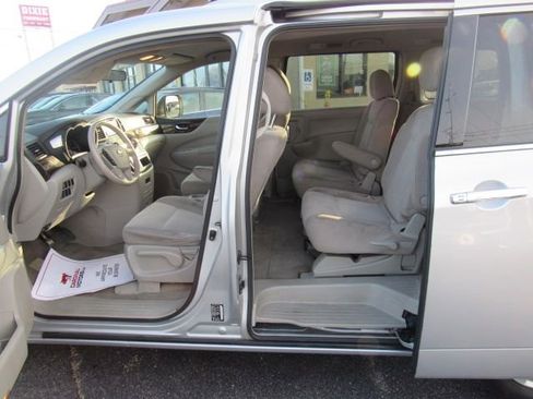 Used 2017 Nissan Quest SV image 25