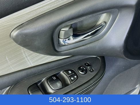 Used 2018 Nissan Murano SV image 18