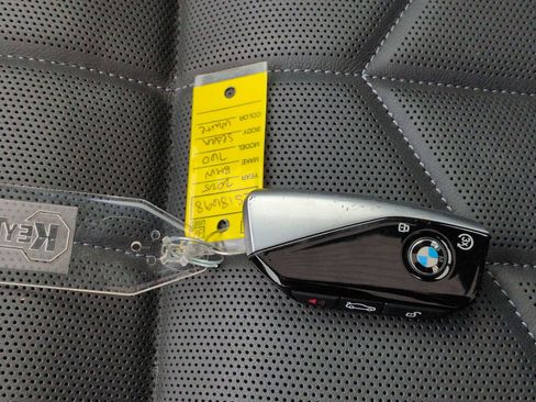 Used 2025 BMW 760i xDrive AWD/4WD image 33